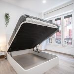 Detalle canapé con espacio